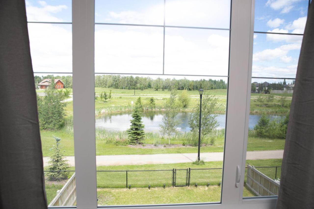 Lakeview Luxury Home - Double Garage Parking - Foosball Table - King Beds - Fast Wi-Fi -Free Netflix Edmonton Exteriör bild